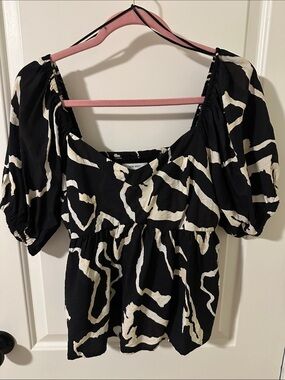 Nine West Black and Cream Puff Sleeve Blouse
